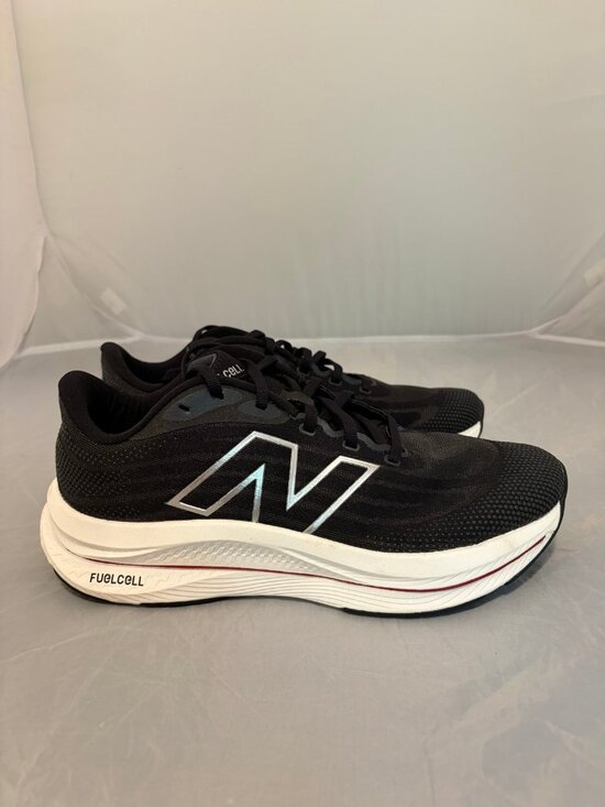 New Balance Fuel Cell Walker Elite 2E wide men’s running shoes size 8.5 MWWKELB1 main image 5